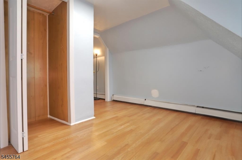5 Salter Pl 1 Property Photo 8