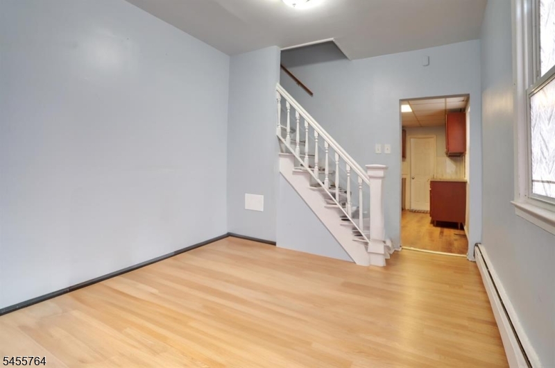 5 Salter Pl 1 Property Photo 11