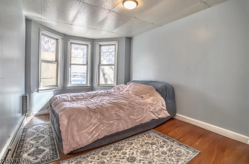 5 Salter Pl 1 Property Photo 13