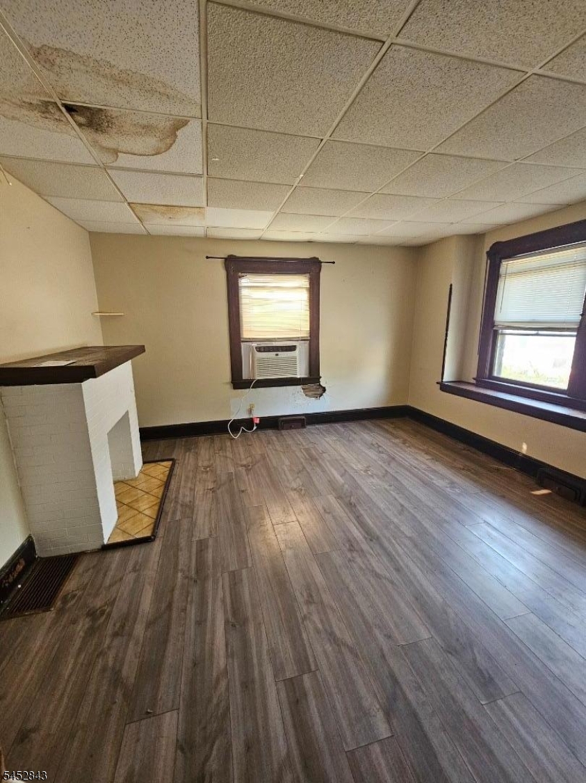 23 Elm St Property Photo 3