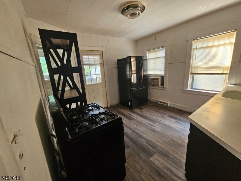 23 Elm St Property Photo 5