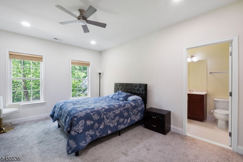 4 Sovereign Dr Property Photo 19