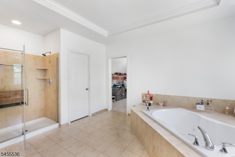 4 Sovereign Dr Property Photo 24
