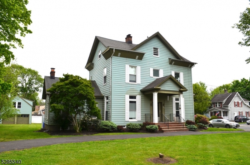 1800 Front St 4 Property Photo 2