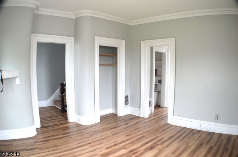 1800 Front St 4 Property Photo 5