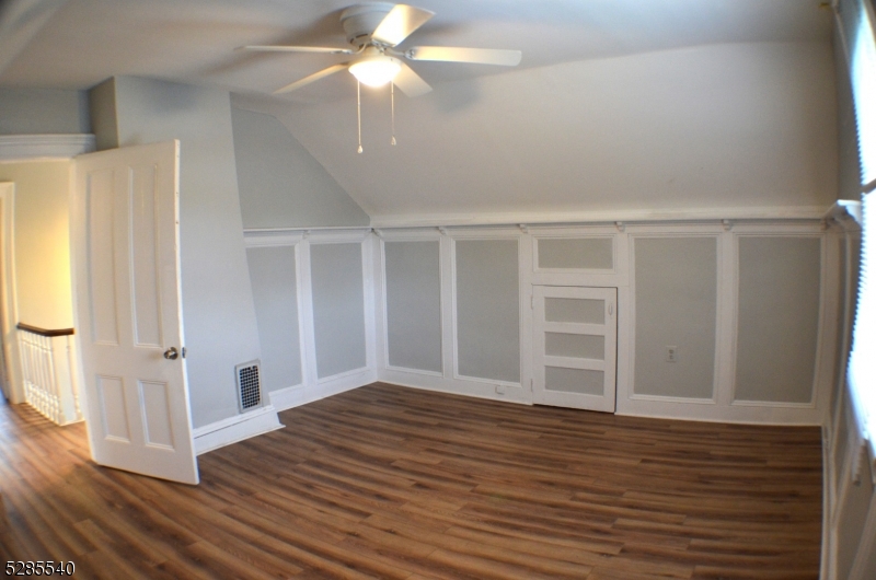 1800 Front St 4 Property Photo 11