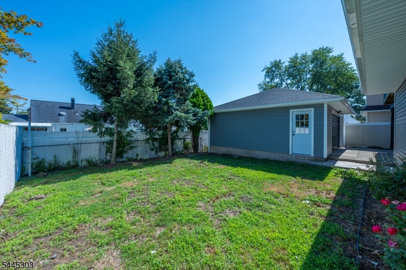 214 Alberta Dr Property Photo 41