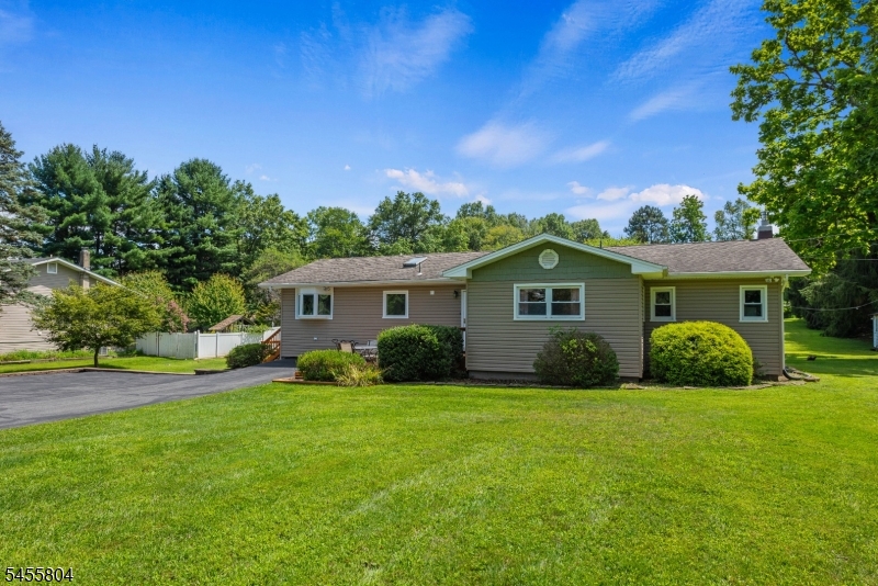 39 Cornhollow Rd Property Photo 1