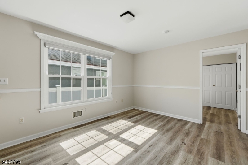81 Hudson Ave Property Photo 20