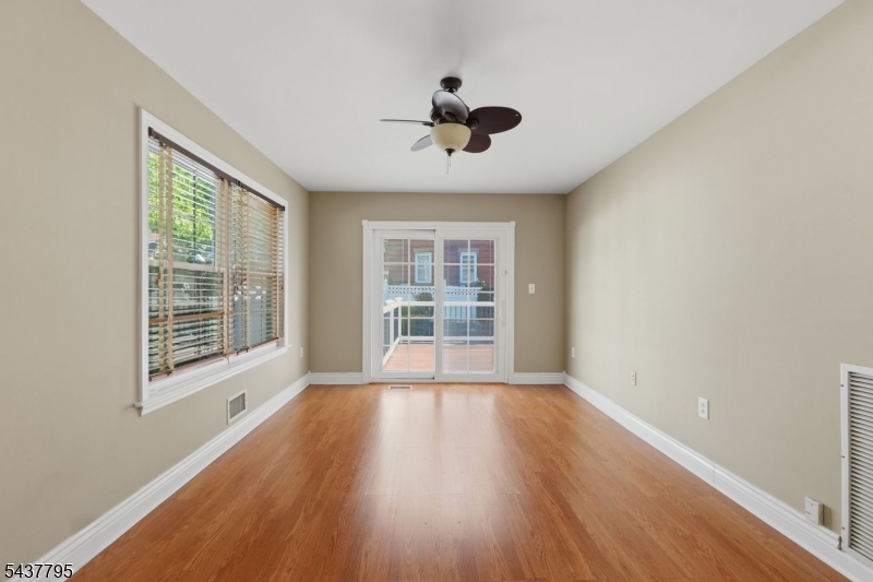 81 Hudson Ave Property Photo 22