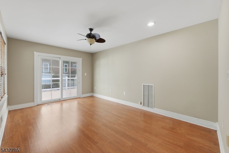 81 Hudson Ave Property Photo 24