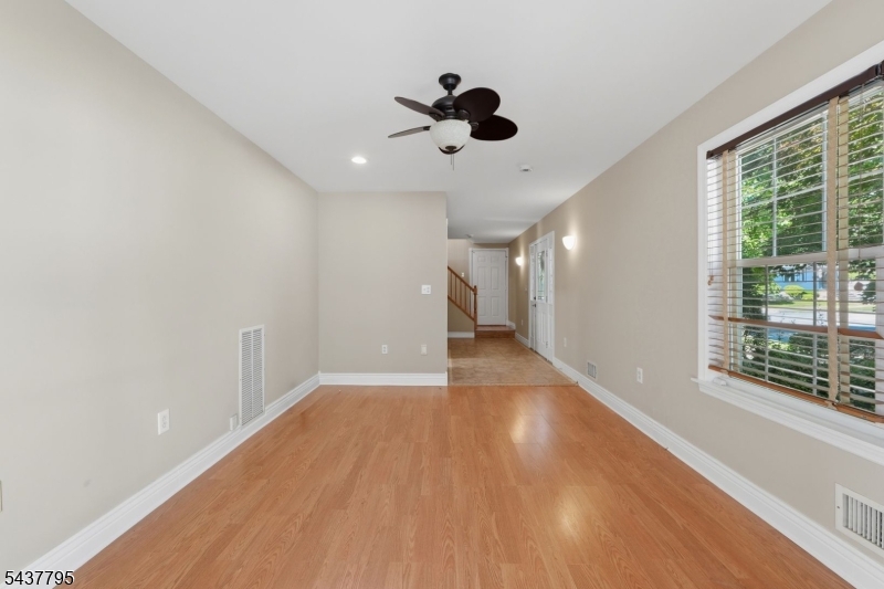 81 Hudson Ave Property Photo 25