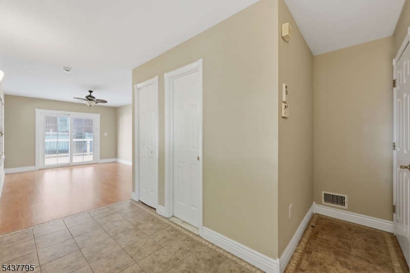 81 Hudson Ave Property Photo 26