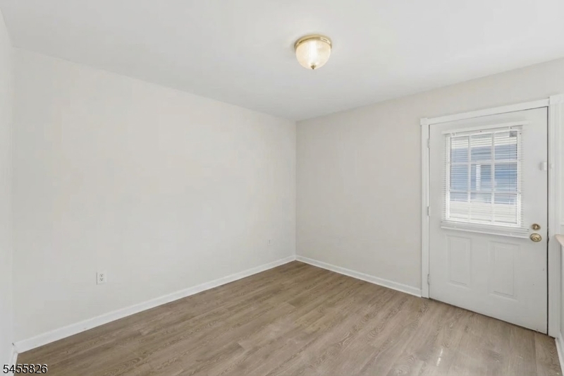 81 Hudson Ave Property Photo 28