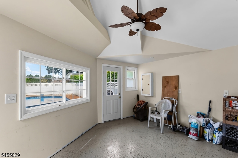26 Mount Cedar Ave Property Photo 8