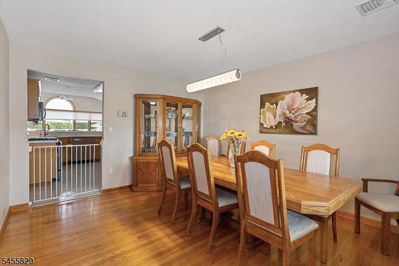 26 Mount Cedar Ave Property Photo 18