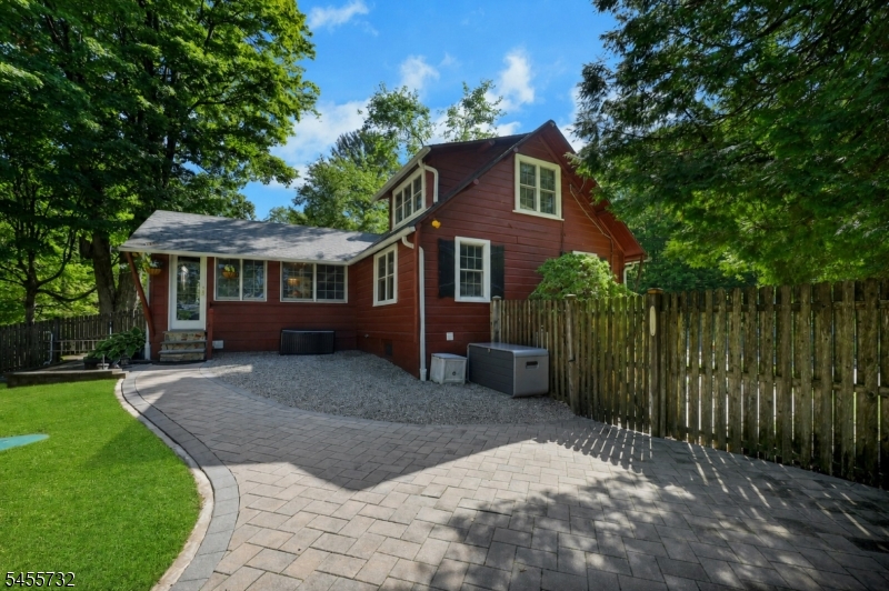 25 Park Rd Property Photo 31