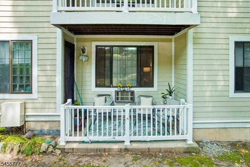 3 Foxwood Dr D Property Photo 2
