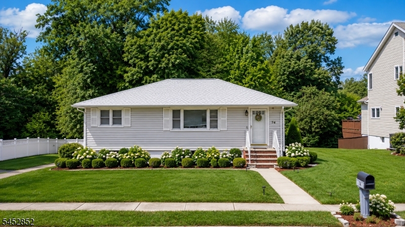 74 Farmingdale Rd Property Photo 2