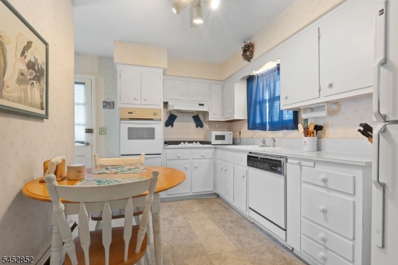 74 Farmingdale Rd Property Photo 12