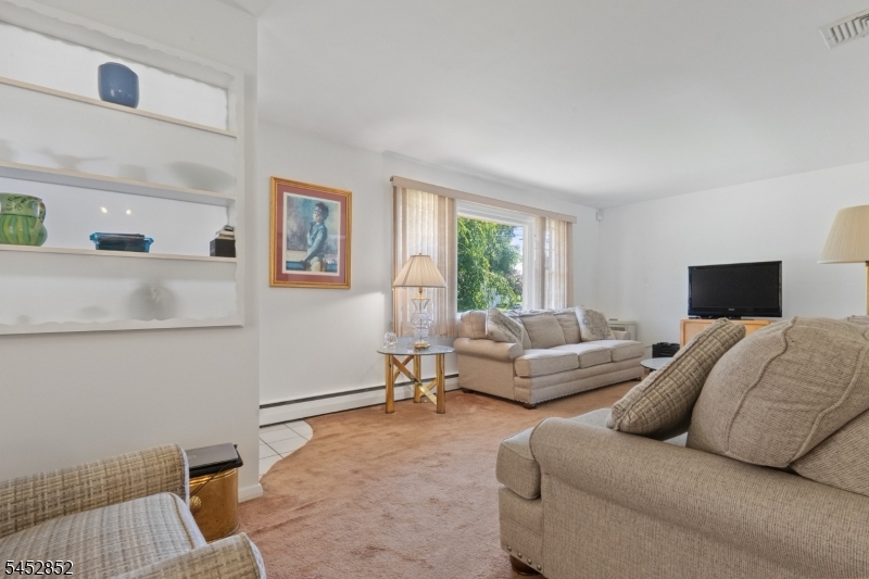 74 Farmingdale Rd Property Photo 15