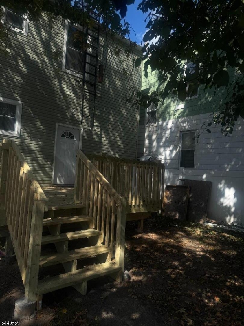 368 Myrtle Ave 2 Property Photo 7