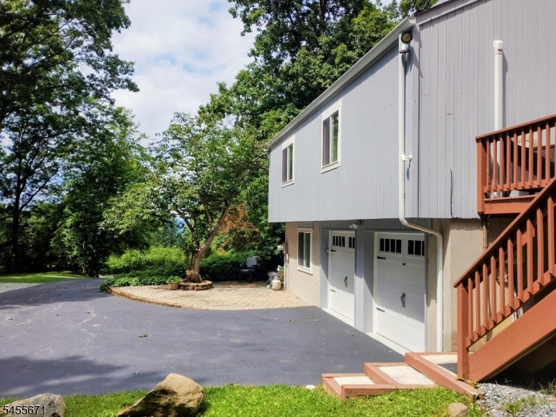 14 Tompkins Ct Property Photo 4