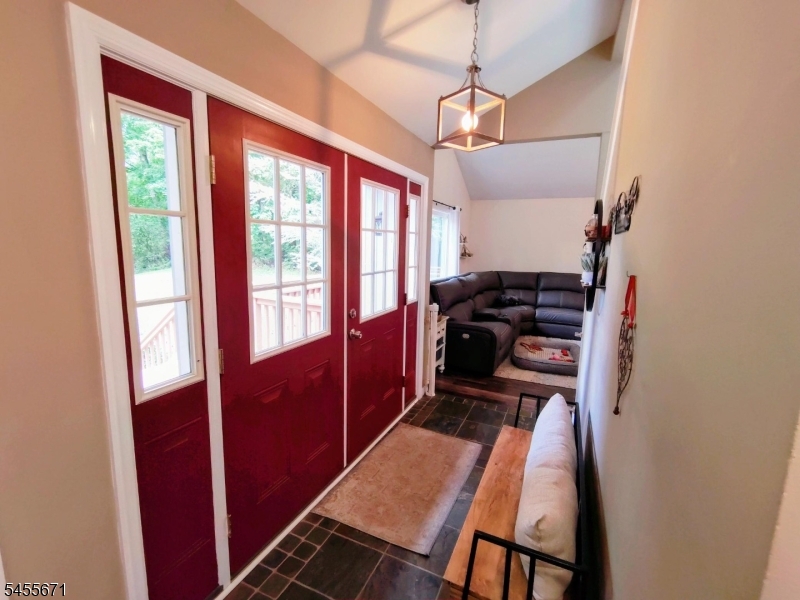 14 Tompkins Ct Property Photo 9