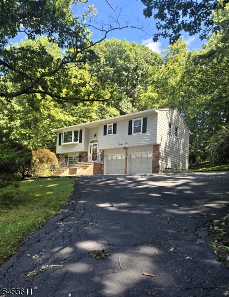 25 Kadel Dr Property Photo 1