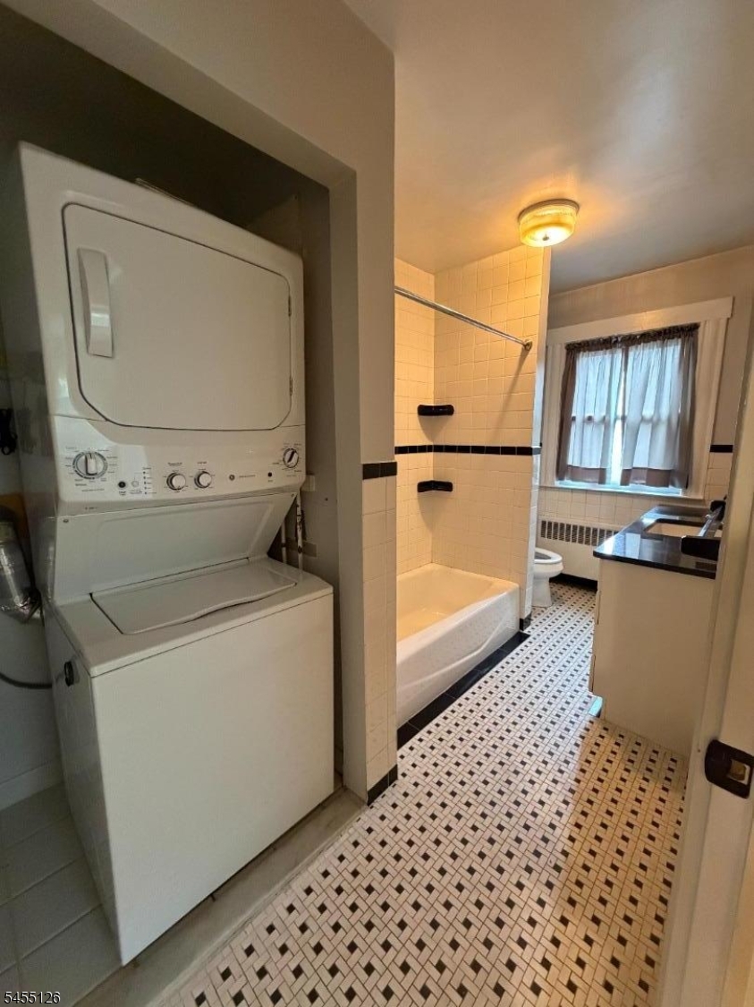 224 Pompton Ave 2 Property Photo 13
