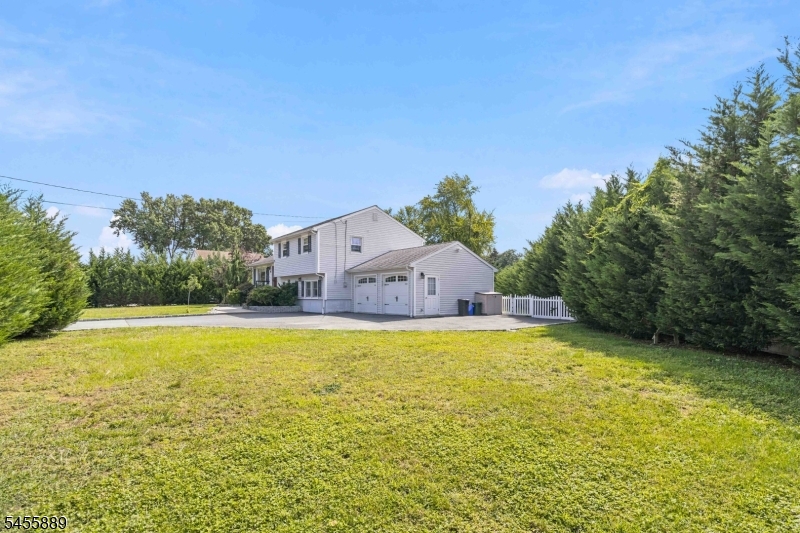 112 Sand Rd Property Photo 3