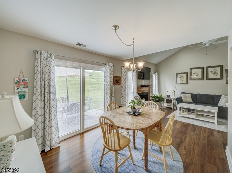 1102 Fox Hill Pl Property Photo 6