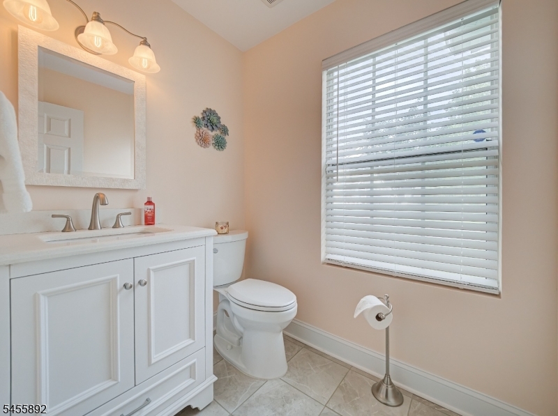 1102 Fox Hill Pl Property Photo 10