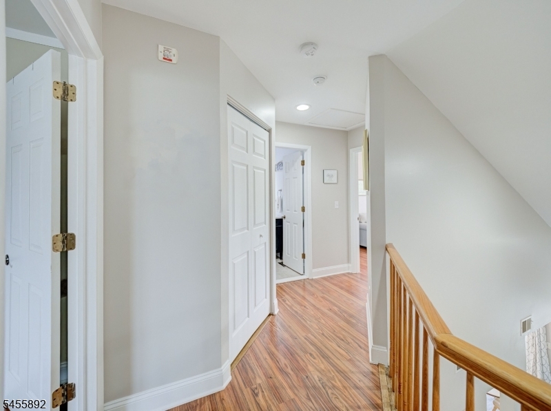 1102 Fox Hill Pl Property Photo 12