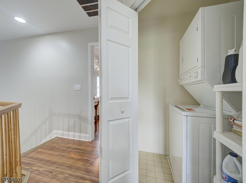 1102 Fox Hill Pl Property Photo 15