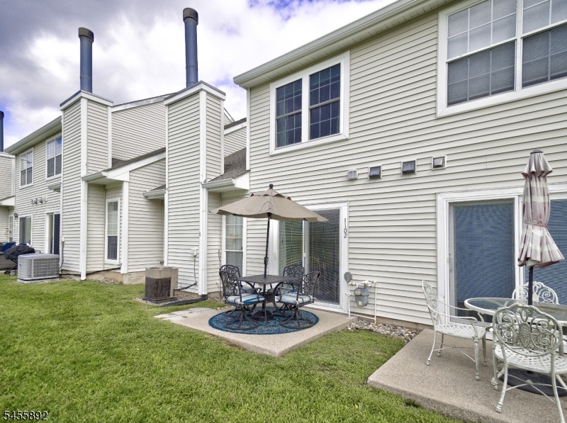1102 Fox Hill Pl Property Photo 20