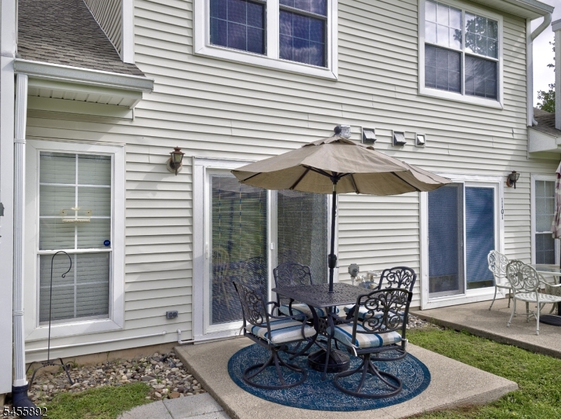 1102 Fox Hill Pl Property Photo 21