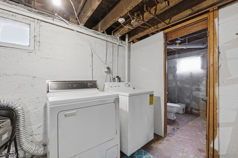 2 Lake St Property Photo 14