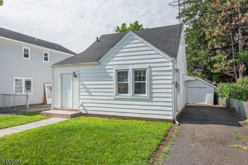 50 Birch St Property Photo 2
