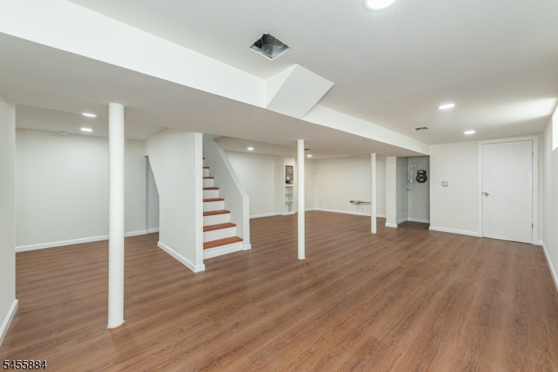 50 Birch St Property Photo 17