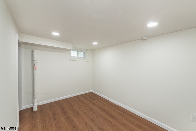 50 Birch St Property Photo 18
