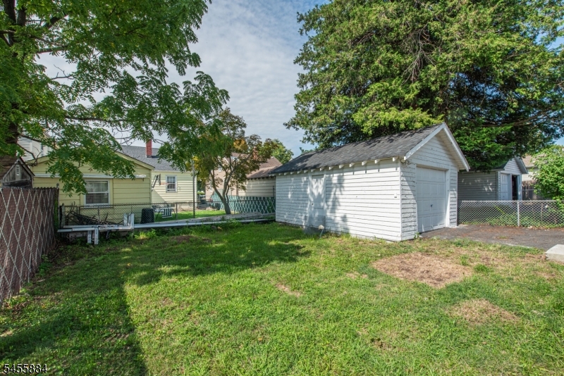 50 Birch St Property Photo 19