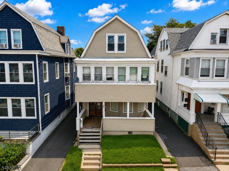 38 Headley Ter Property Photo 4