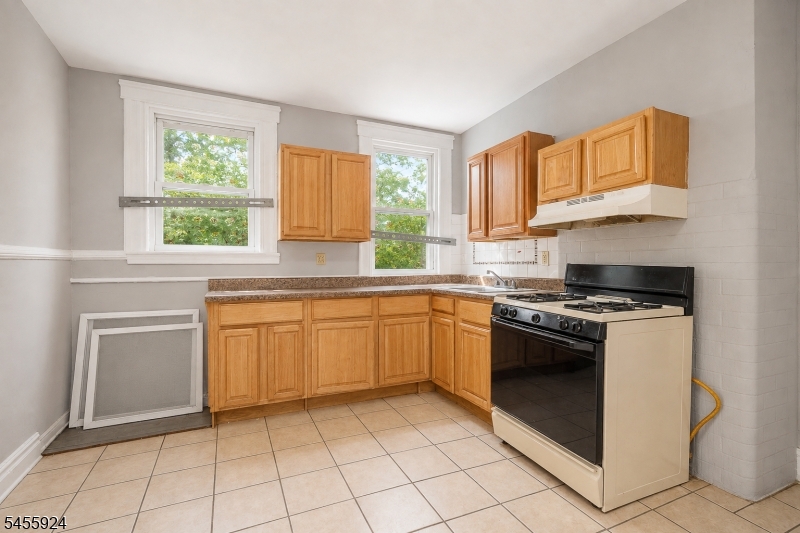 38 Headley Ter Property Photo 14