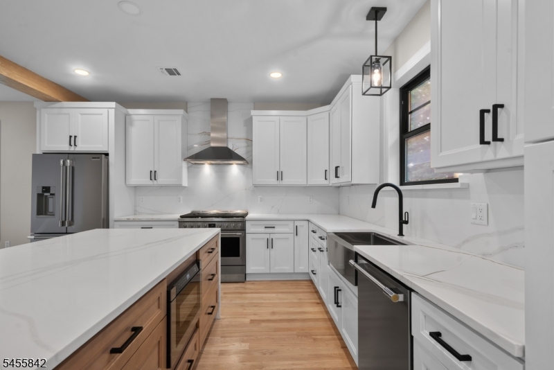 41 Lefke Ln Property Photo 8