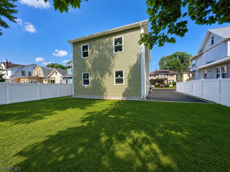 84 Beech St Property Photo 6