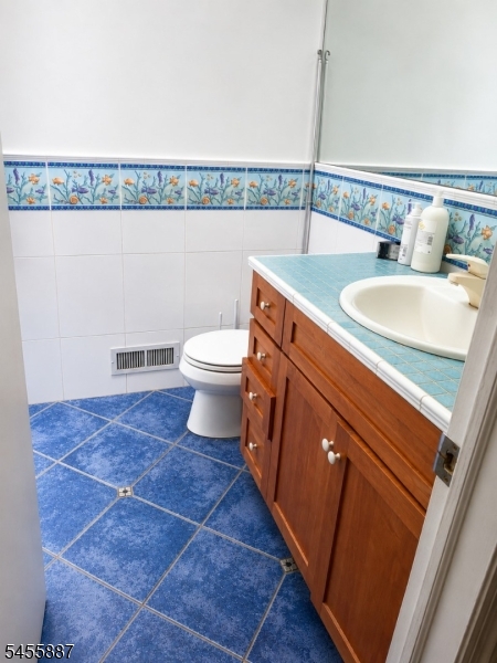 37 Goltra Dr Property Photo 9