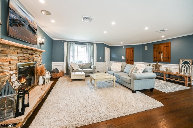 5 Harmer Ter Property Photo 6