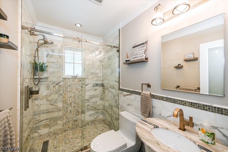 5 Harmer Ter Property Photo 18