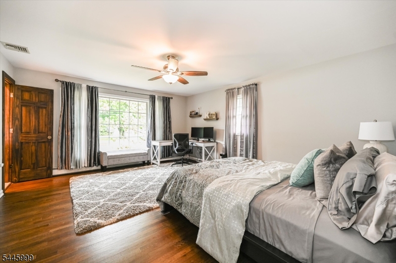 5 Harmer Ter Property Photo 19